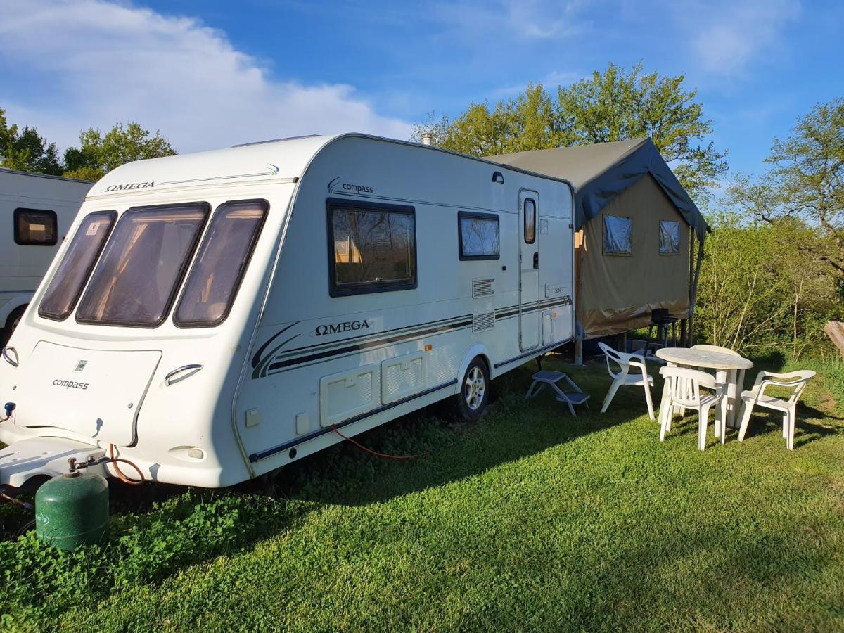 Camping Du Puy Rond Bressuire Exteriör bild