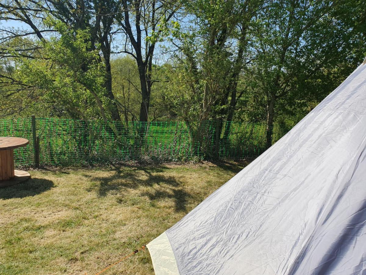 Camping Du Puy Rond Bressuire Exteriör bild