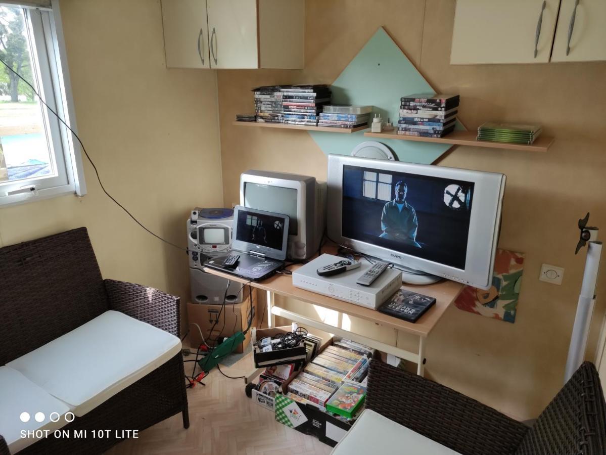 Camping Du Puy Rond Bressuire Exteriör bild