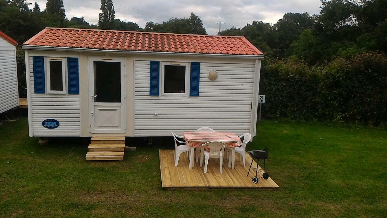 Camping Du Puy Rond Bressuire Exteriör bild