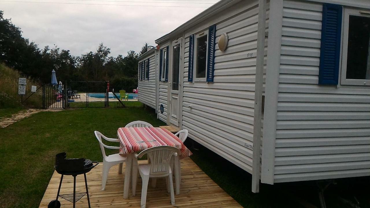 Camping Du Puy Rond Bressuire Exteriör bild